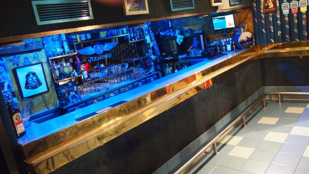 Azzurro Arcade Rock Pub